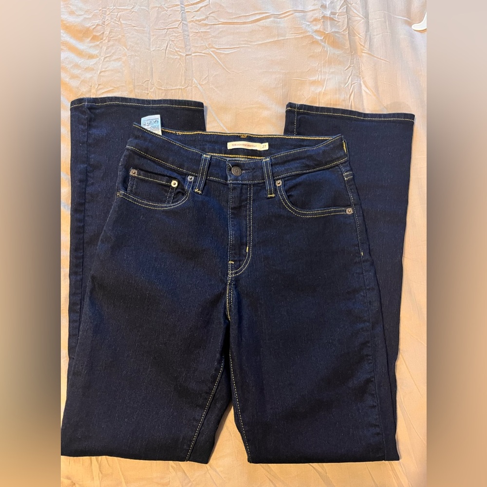 Levi's Jeans - Picture 6 of 16